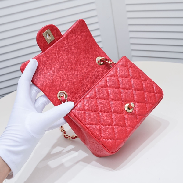 シャネルバッグ角部分ディテール